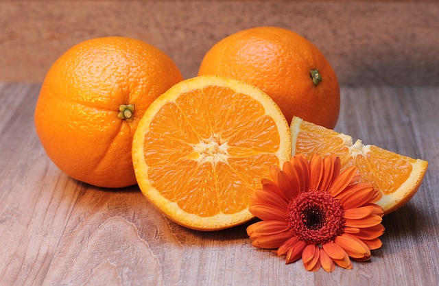 Czy trzeba obierać pomarańcze do sokowirówki?